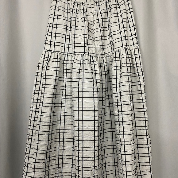 Black and White Maxi Skirt - Picture 1 of 2